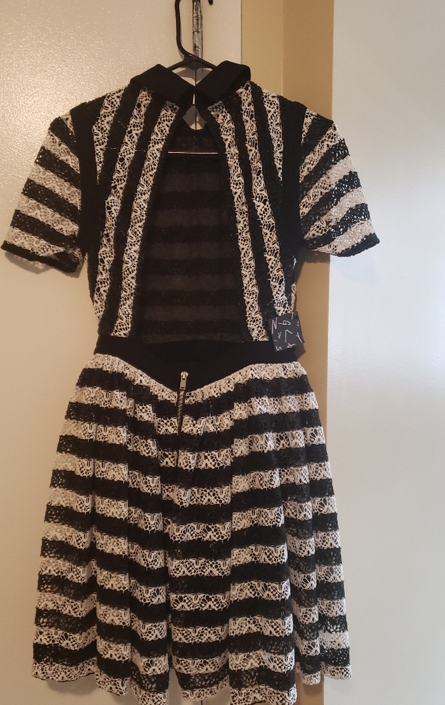 Dress - Picture 3 of 3
